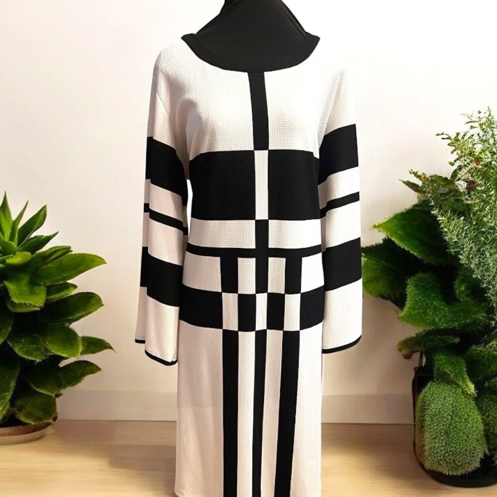 Womens Plus Size Dress  Black and White sz. 18/20